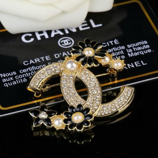 CHANEL Arabella Noir Floral Emblem Brooch